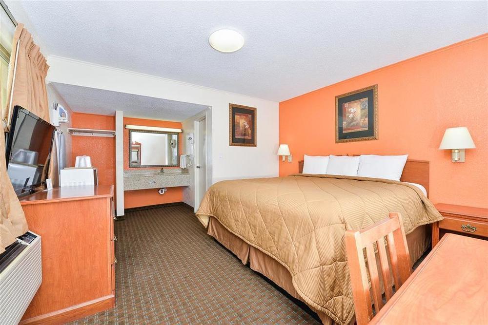 Americas Best Value Inn Ponca City Room photo