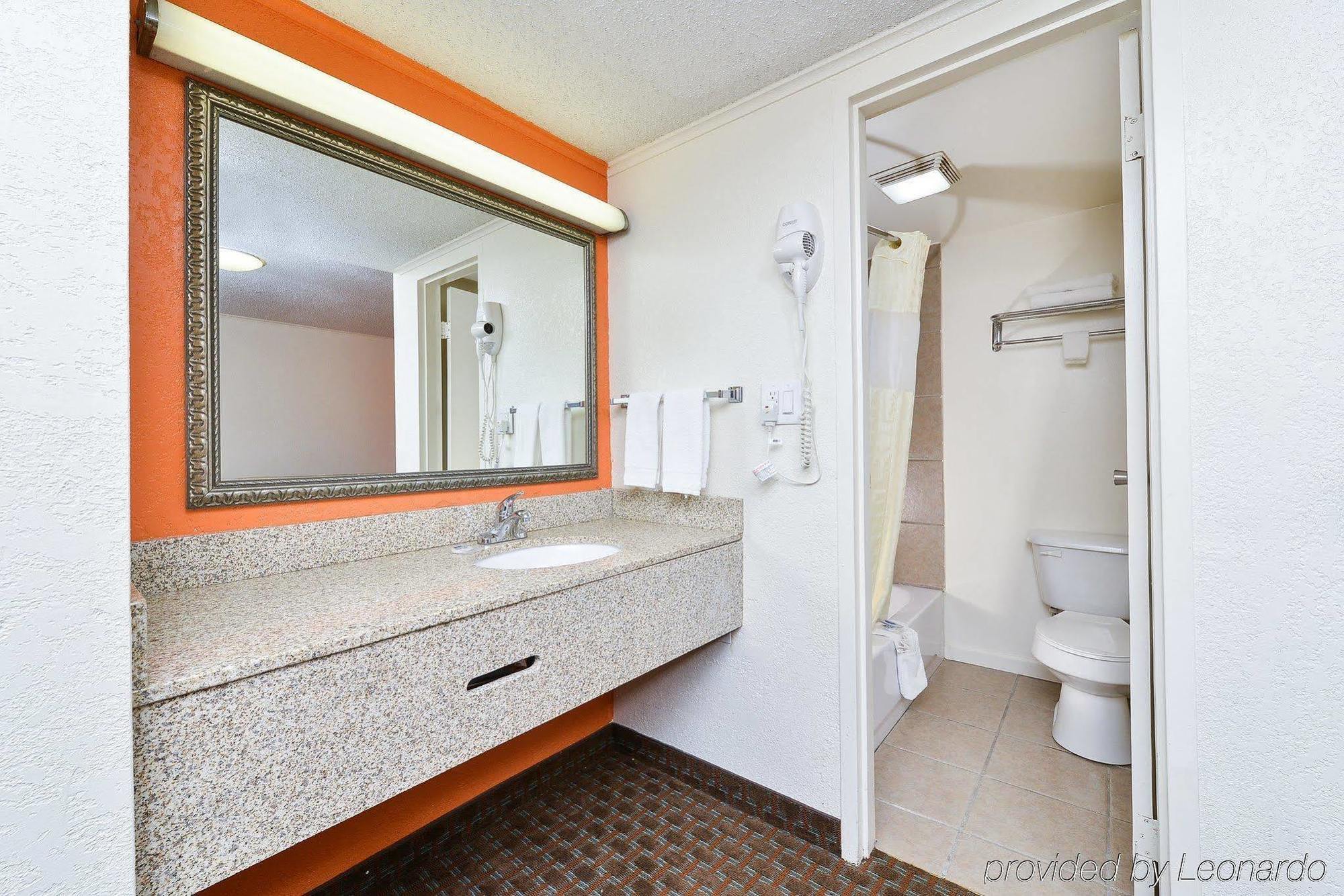 Americas Best Value Inn Ponca City Exterior photo