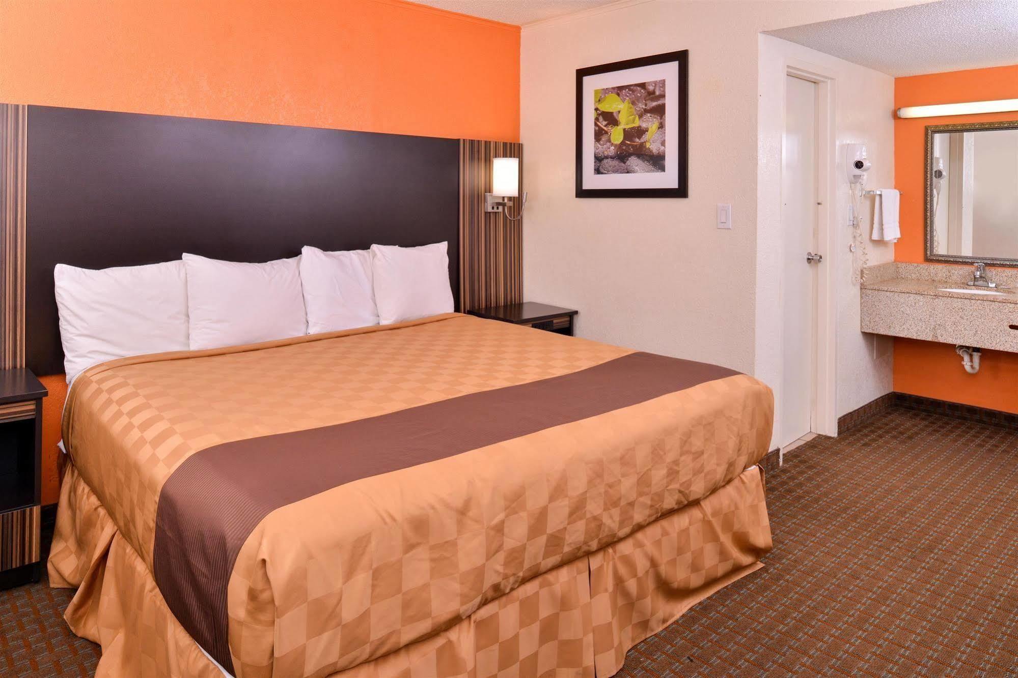 Americas Best Value Inn Ponca City Exterior photo