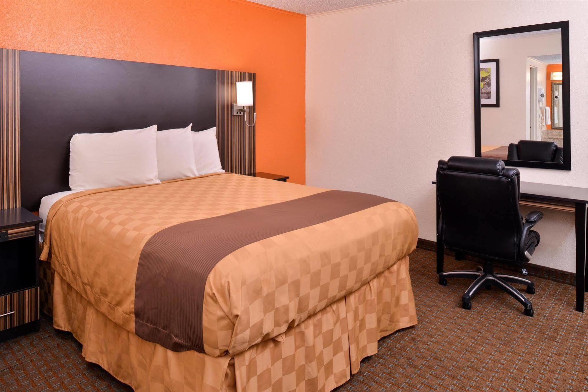 Americas Best Value Inn Ponca City Exterior photo