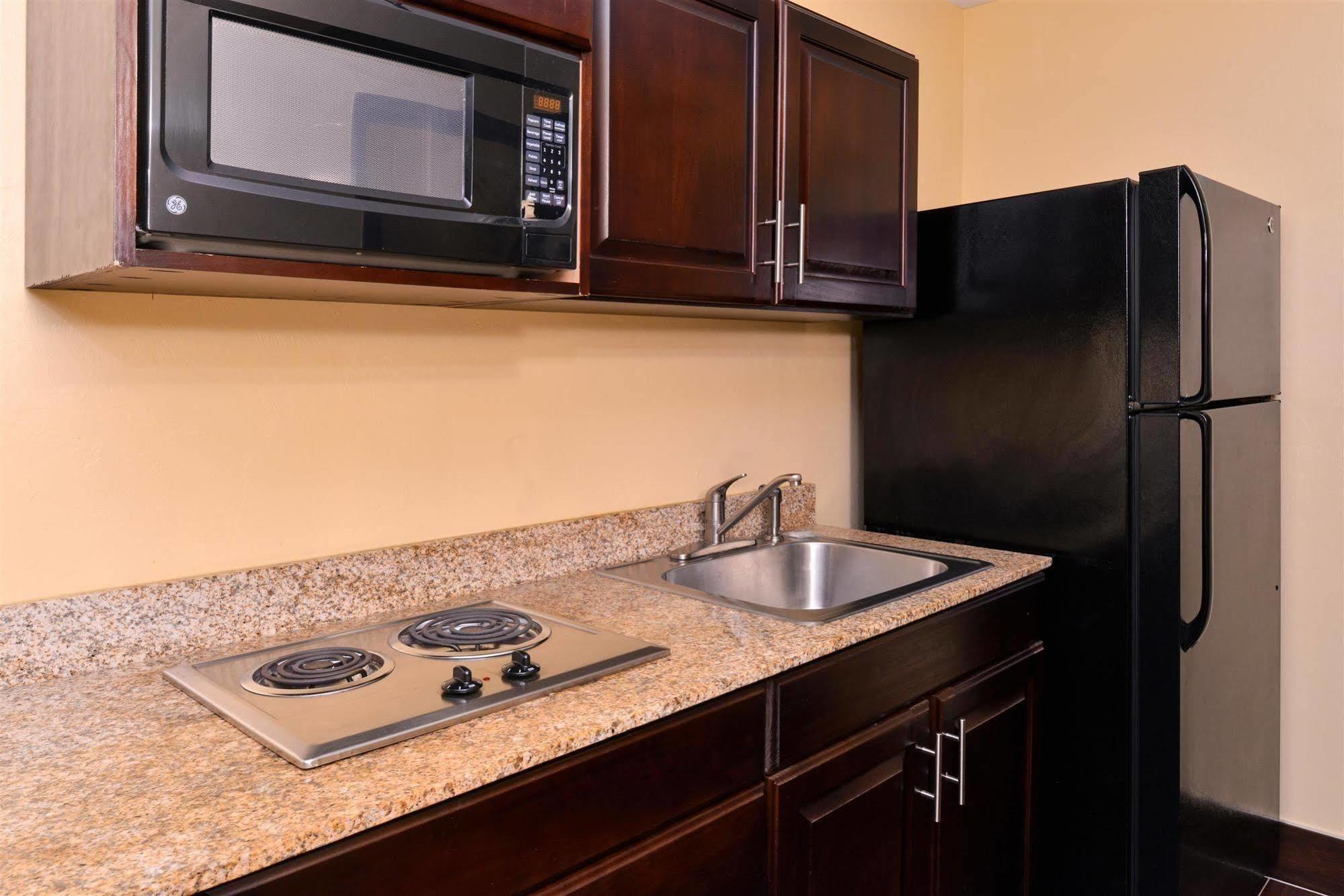 Americas Best Value Inn Ponca City Exterior photo